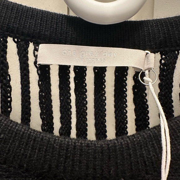 Sleeveless Knit - Picture 6 of 6